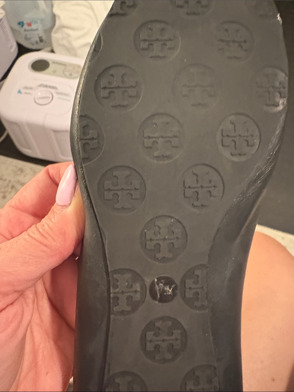 Tory Burch Black Smooth Leather Gold Logo Reva Elastic Back Flats Size 9.5 - Picture 2 of 3